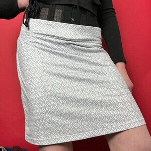 Seg’ments luxe / Grey and white patterned midi skort 🩶🤍